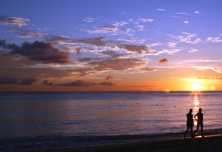 Endless Caribbean - 10 Ways To Capture Stunning Caribbean Sunsets With an Ordinary Camera 4