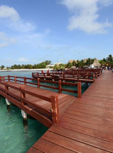 Endless Caribbean - Belize Travel Guide