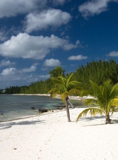 Endless Caribbean - The Cayman Islands to Host Tourism Business Meetings in September